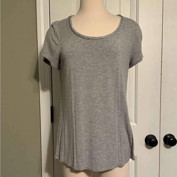 White House black market size large grey tshirt- EUC - Picture 1 of 6